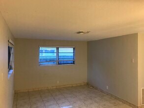 211 SE 4th Ave, Unit B in Boynton Beach, FL - Building Photo - Building Photo
