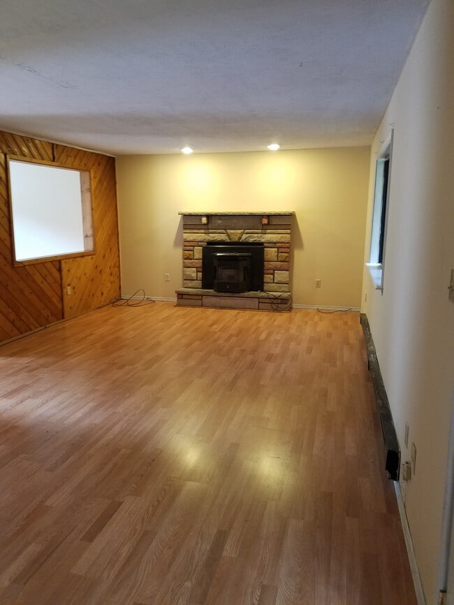 1546 Black Birch Way in Tobyhanna, PA - Building Photo - Building Photo