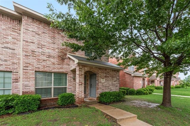 property at 2332 Calendar Ct