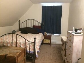 39 Holly St, Unit Apt 3 in Portland, ME - Building Photo - Building Photo