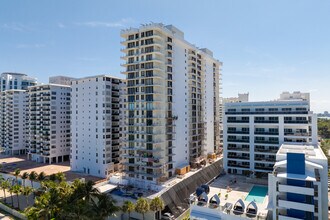 Le Trianon Condominium in Miami Beach, FL - Building Photo - Building Photo