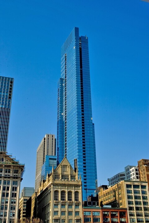 60 E Monroe St in Chicago, IL - Building Photo