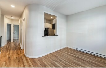 202 H St in Boston, MA - Building Photo - Building Photo