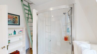 39 Cypress St, Unit 2 in Brookline, MA - Building Photo - Building Photo