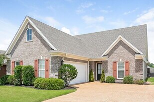 3317 Champion Hills Dr in Southaven, MS - Building Photo