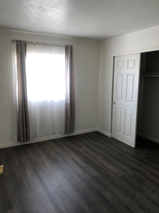 4741 Corsaire Ave-Unit -Unit 3/C in Las Vegas, NV - Building Photo - Building Photo