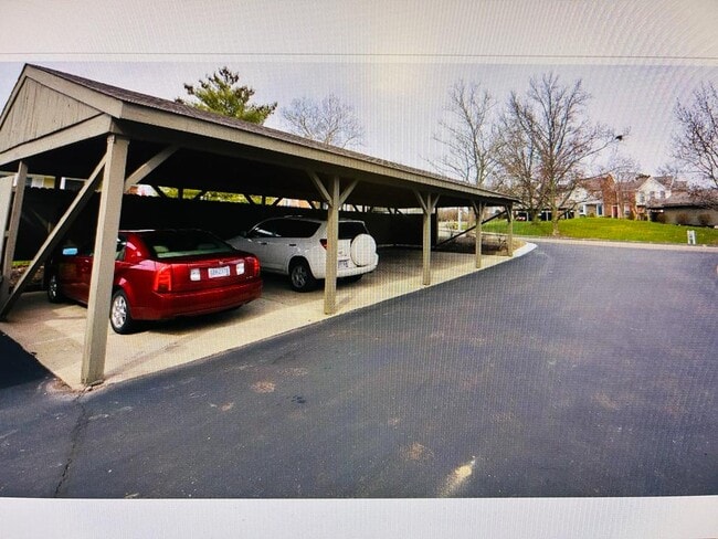 8051 Hetz Dr, Unit 8051 Hetz Dr in Cincinnati, OH - Foto de edificio - Building Photo