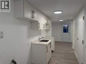 133 HighRiver Trl in Welland, ON - Building Photo - Building Photo