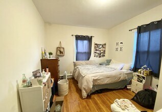40 Harvest St, Unit 2 in Boston, MA - Foto de edificio - Building Photo