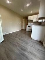 105 S Christine Cir in Mount Clemens, MI - Building Photo