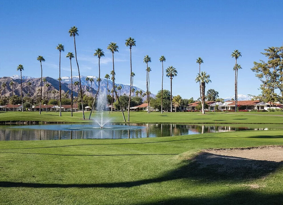 Furnished Luxury Golf Course Condos in Palm Desert, CA - Building Photo