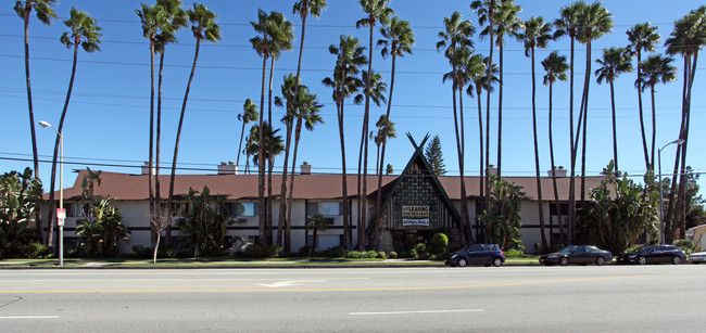 10520 Balboa Blvd. in Granada Hills, CA - Foto de edificio - Building Photo