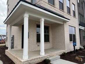 2615 Wilkinson Pike in Murfreesboro, TN - Building Photo - Building Photo