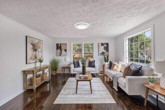 2208 N 60th St in Omaha, NE - Building Photo - Building Photo