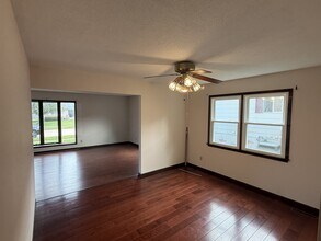 1825 26th Ave in Marion, IA - Building Photo - Building Photo