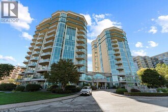 5055 Riverside Dr E in Windsor, ON - Building Photo - Building Photo