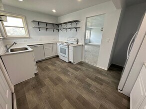 33 N Jean St in Kennewick, WA - Building Photo - Building Photo