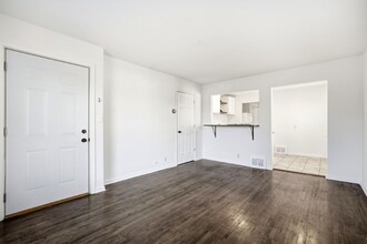 4620 4th Ave S in Minneapolis, MN - Foto de edificio - Building Photo