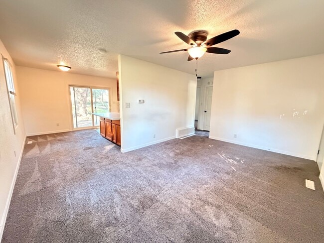 616 Riverside St NW in Fort Dodge, IA - Building Photo - Building Photo