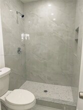 467 SE 3rd St in Hialeah, FL - Building Photo - Building Photo