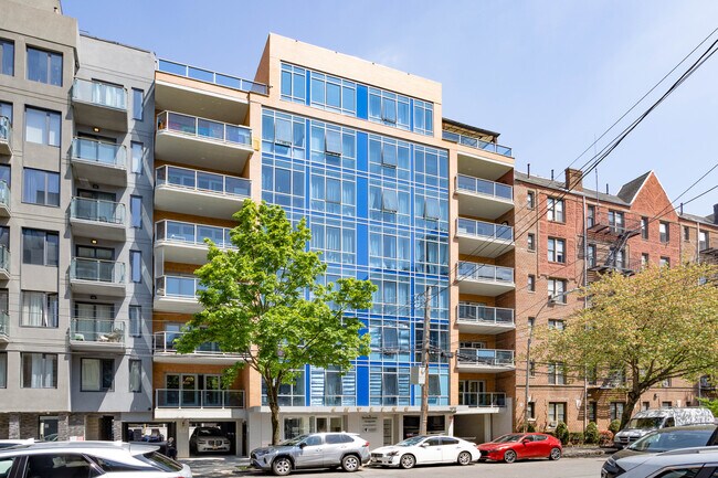 1679 E 19th St in Brooklyn, NY - Foto de edificio - Building Photo