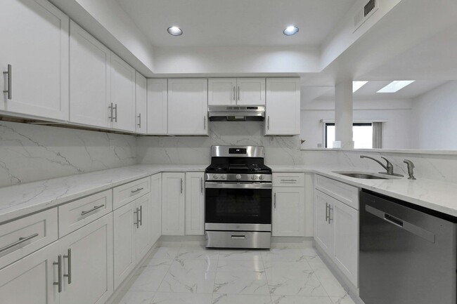 property at 806 Spinnaker Ct
