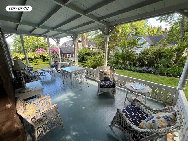 16 Wesley Ave in Shelter Island, NY - Building Photo - Building Photo