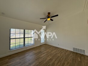 7210 Glen Cross Dr in San Antonio, TX - Building Photo - Building Photo
