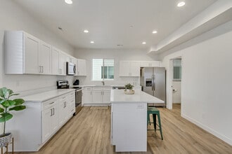 238 W Paramount Ave, Unit 102 in Salt Lake City, UT - Foto de edificio - Building Photo