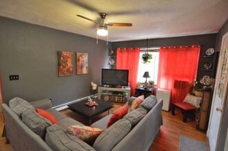 59 Monadnock St, Unit 3 in Boston, MA - Foto de edificio - Building Photo