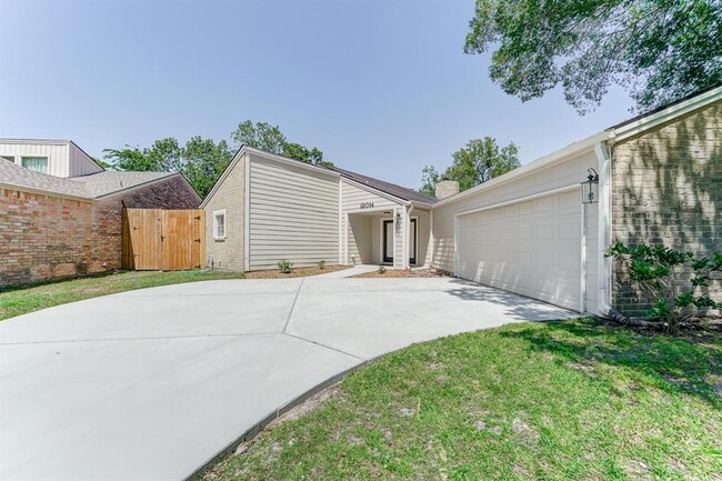 12014 Briar Forest Dr in Houston, TX - Building Photo - Building Photo