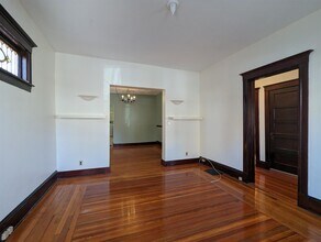 298 Highland Ave, Unit 1 in Somerville, MA - Foto de edificio - Building Photo