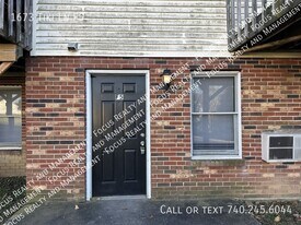 1673 Tiki Ln in Lancaster, OH - Building Photo