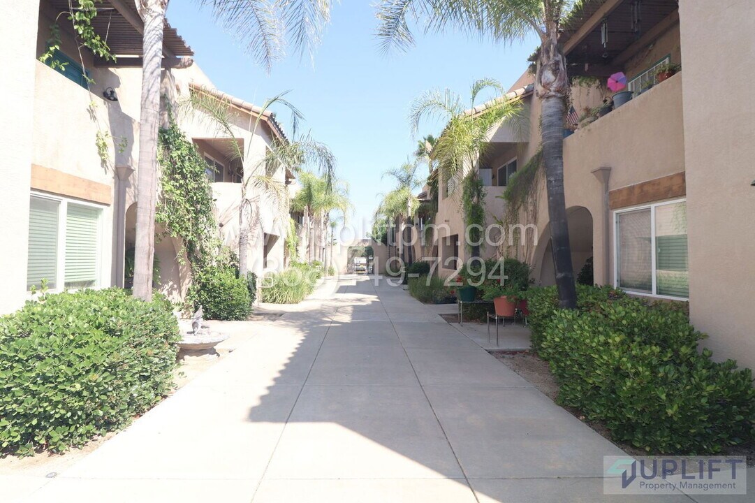 115 6th St in Ramona, CA - Building Photo