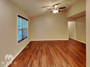 3259 Pawnee Dr in Rex, GA - Building Photo - Building Photo