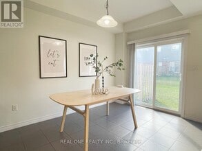 7 Sharp Dr. in Hamilton, ON - Building Photo - Building Photo