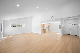 16057 Knapp St in North Hills, CA - Building Photo - Building Photo