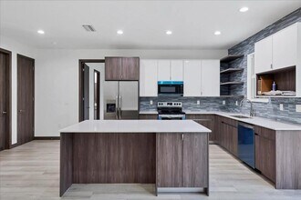 5238 Fries Ave in North Port, FL - Building Photo - Building Photo