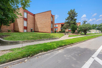 Colony Apartments in Ypsilanti, MI - Building Photo - Building Photo