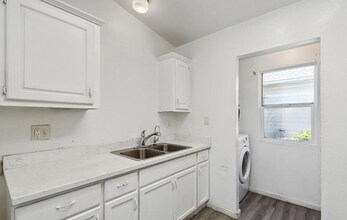 2239 48th Ave in Oakland, CA - Building Photo - Building Photo