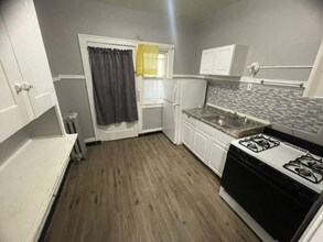 1801 Stanwood Rd in East Cleveland, OH - Foto de edificio - Building Photo