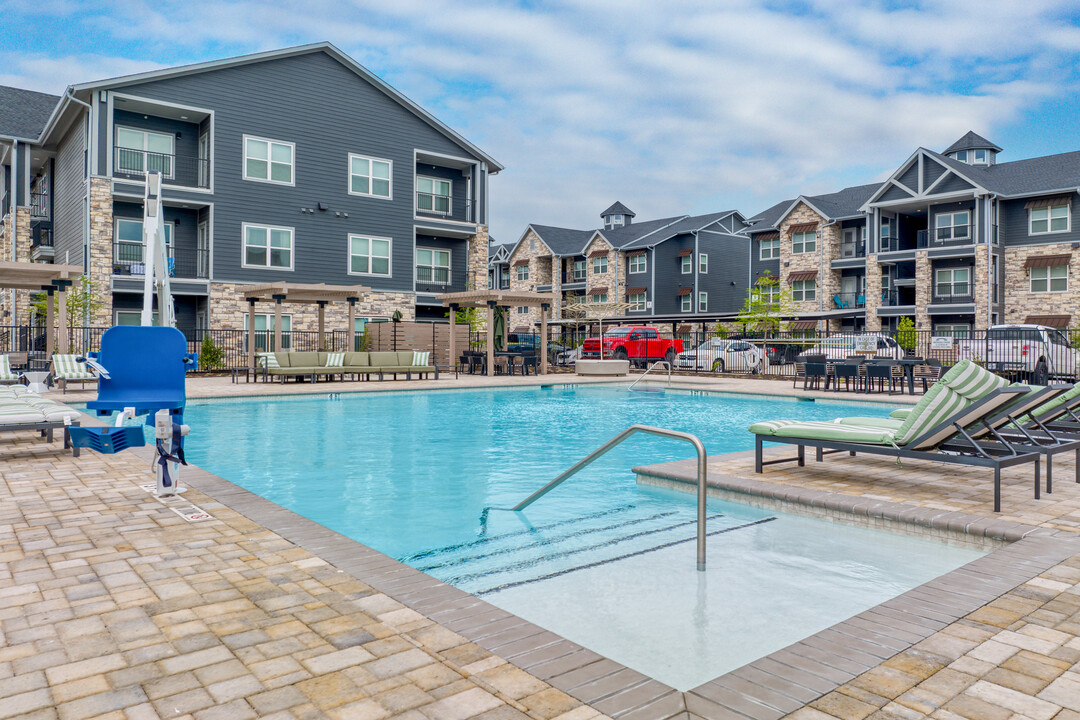 The Grassdale at Manor in Manor, TX - Foto de edificio