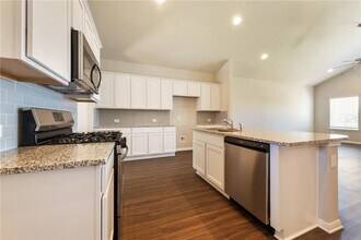 4312 Porter Farm Rd in Georgetown, TX - Foto de edificio - Building Photo