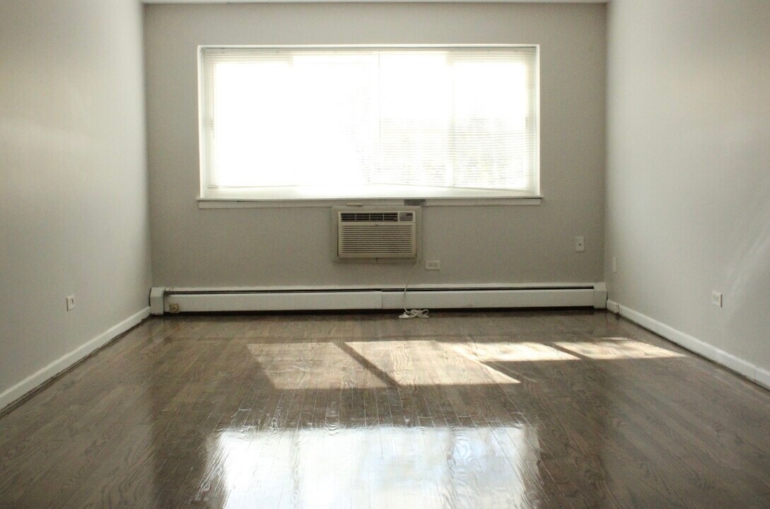 6619 N Sheridan Rd in Chicago, IL - Building Photo