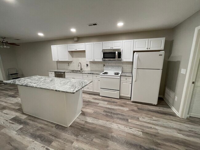 3633 Grant Ave in Grove City, OH - Foto de edificio - Building Photo