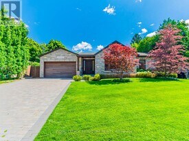 7 Blaine Dr in Toronto, ON - Building Photo