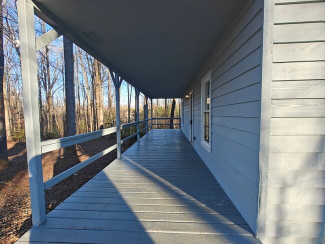 2470 Mountain View Rd in Powhatan, VA - Building Photo - Building Photo