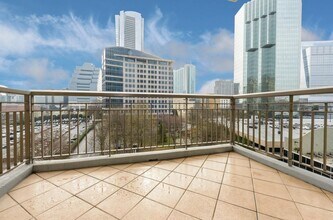 3334 Peachtree Rd NE in Atlanta, GA - Building Photo - Building Photo