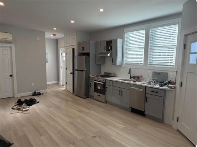 105 Winthrop St, Unit 1 in Medford, MA - Building Photo - Building Photo