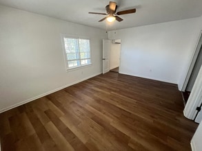 3919 NW 12th Dr in Gainesville, FL - Building Photo - Building Photo